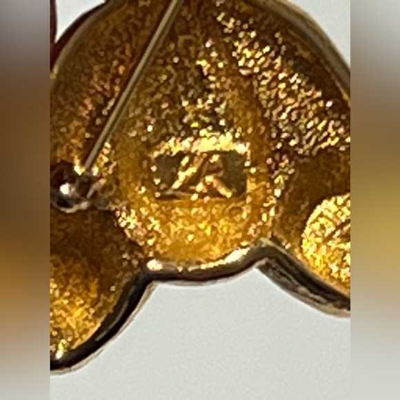 Lady Remington Teddy Bear Brooch Pin 1.5"L x 1.25"W x 0.25"H - Picture 8 of 12